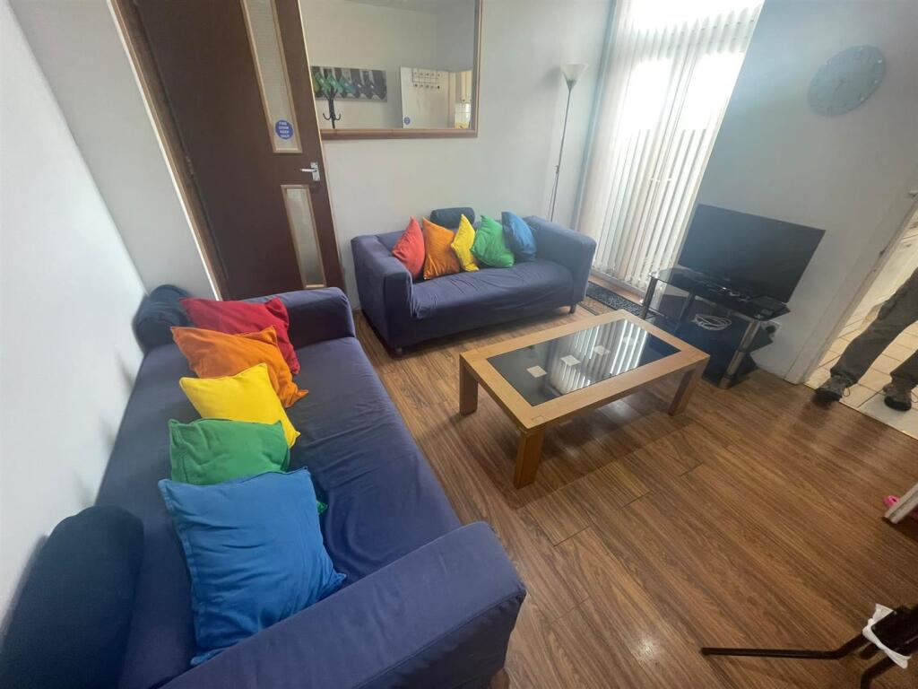 5 bed Mid Terraced House for rent in Birmingham. From Direct Housing - Birmingham