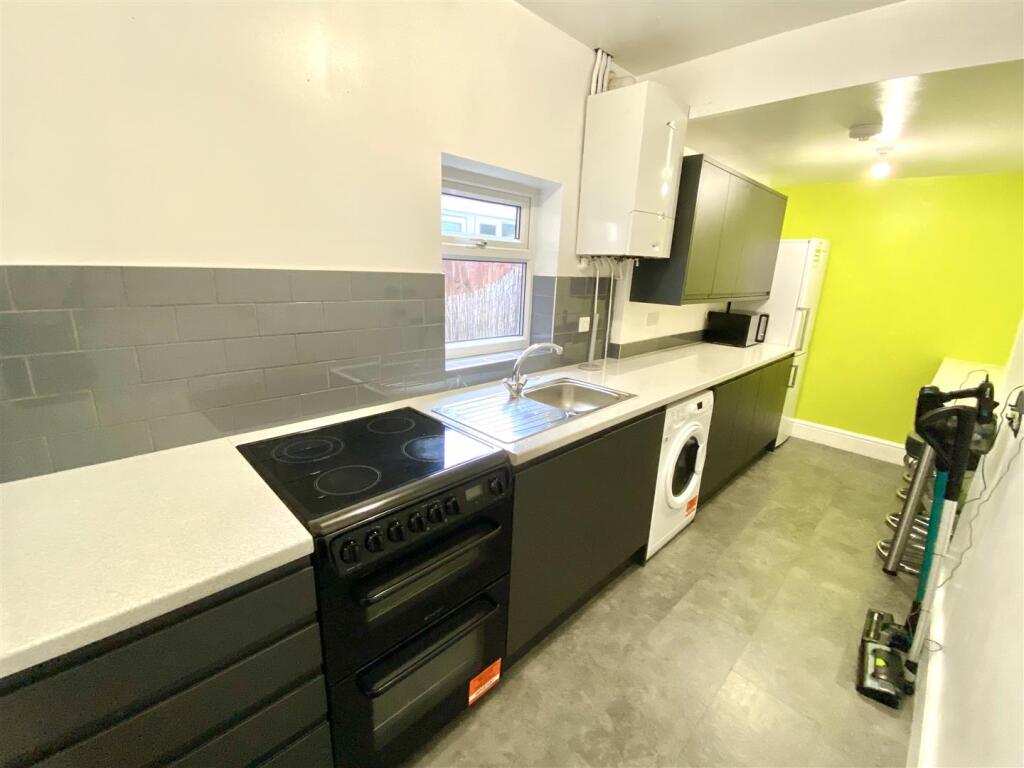 4 bed Mid Terraced House for rent in Birmingham. From Direct Housing - Birmingham