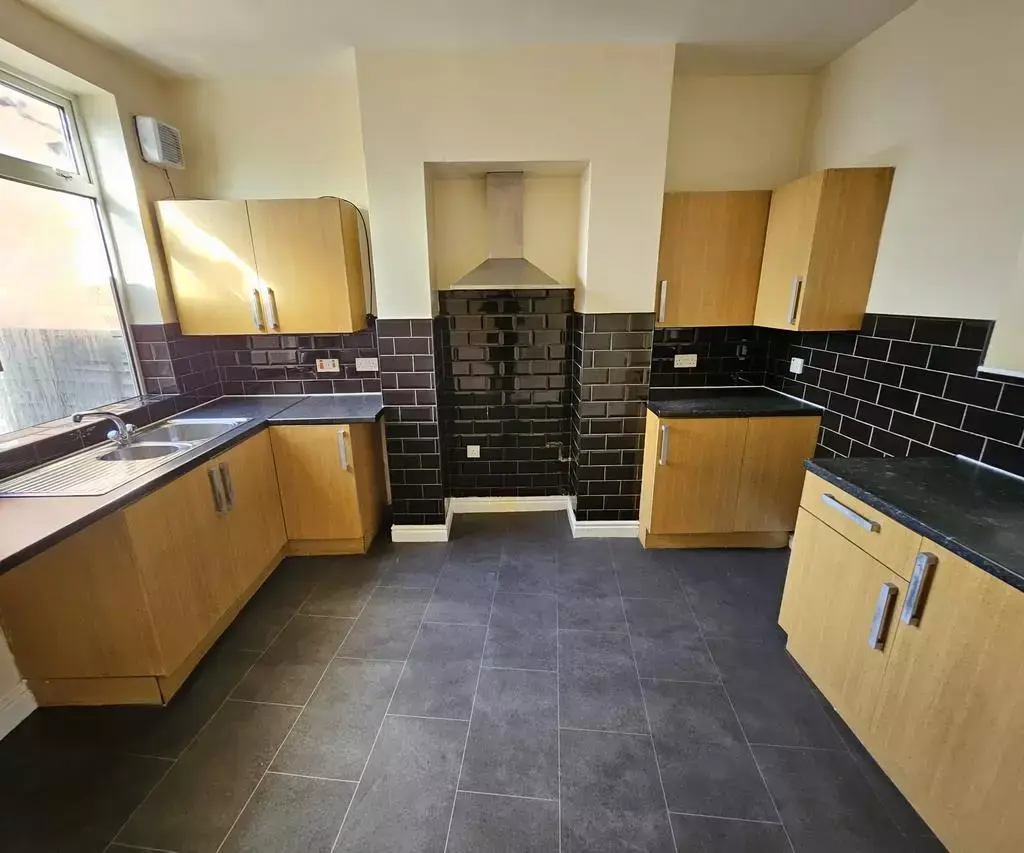 3 bed End of Terrace for rent in Oldbury. From Direct Housing - Birmingham 3 bed End of Terrace for rent in Oldbury. From Direct Housing - Birmingham
