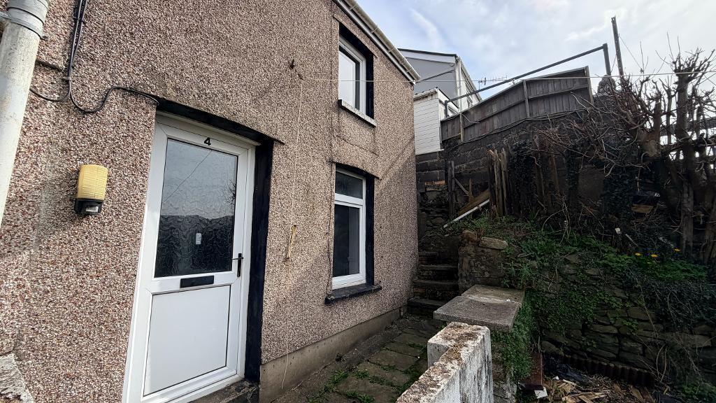 2 bed Mid Terraced House for rent in Porth. From First 4 Rentals - Treharris