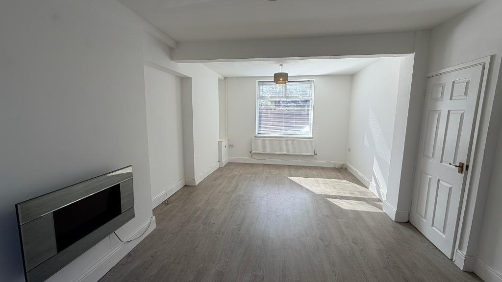 3 bed Mid Terraced House for rent in Goitre Coed. From First 4 Rentals - Treharris