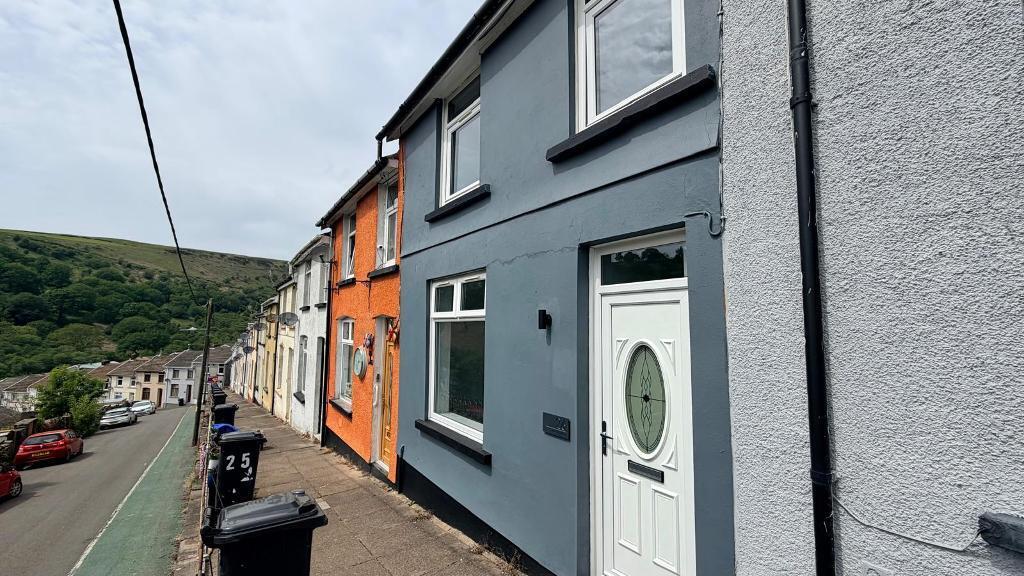 2 bed Mid Terraced House for rent in Bedlinog. From First 4 Rentals - Treharris