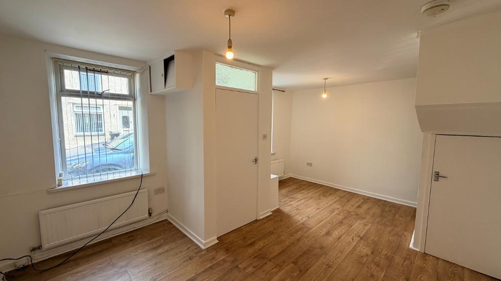 2 bed Mid Terraced House for rent in Troedyrhiw. From First 4 Rentals - Treharris