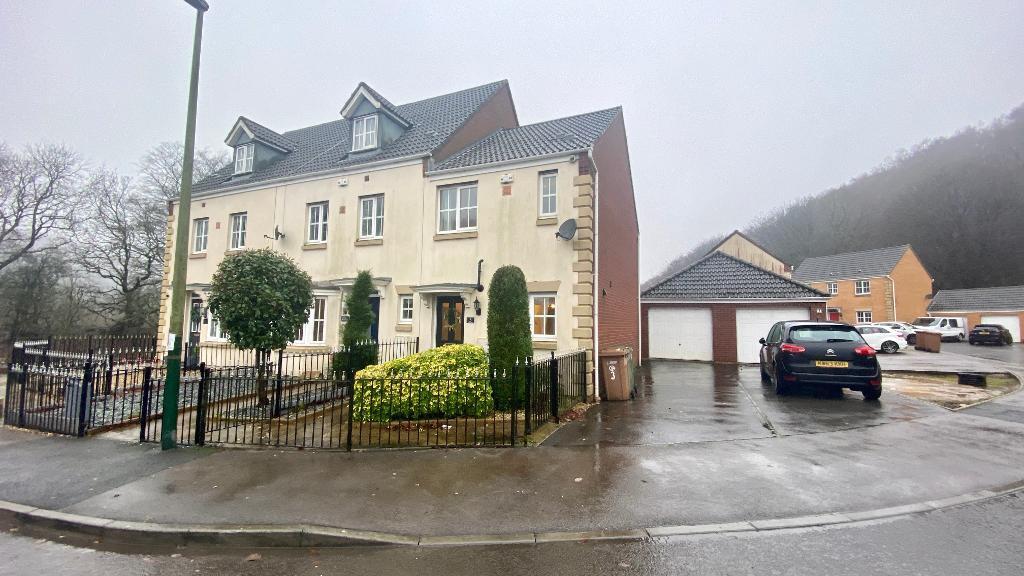 2 bed End of Terrace for rent in Swffryd. From First 4 Rentals - Treharris 2 bed End of Terrace for rent in Swffryd. From First 4 Rentals - Treharris