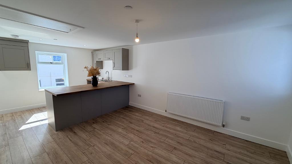 2 bed 1st Floor Flat for rent in Treharris. From First 4 Rentals - Treharris