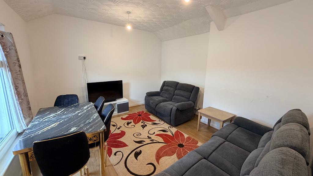 2 bed 1st Floor Flat for rent in Troedyrhiw. From First 4 Rentals - Treharris