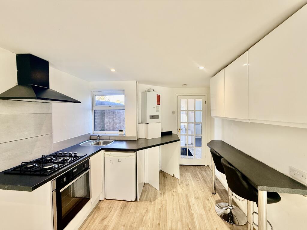 2 bed Apartment for rent in Portsmouth. From Fox & Sons - Portsmouth