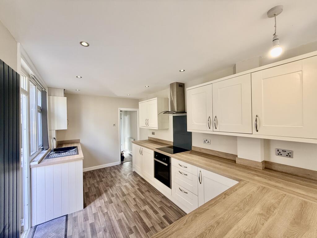 3 bed Mid Terraced House for rent in Portsmouth. From Fox & Sons - Portsmouth