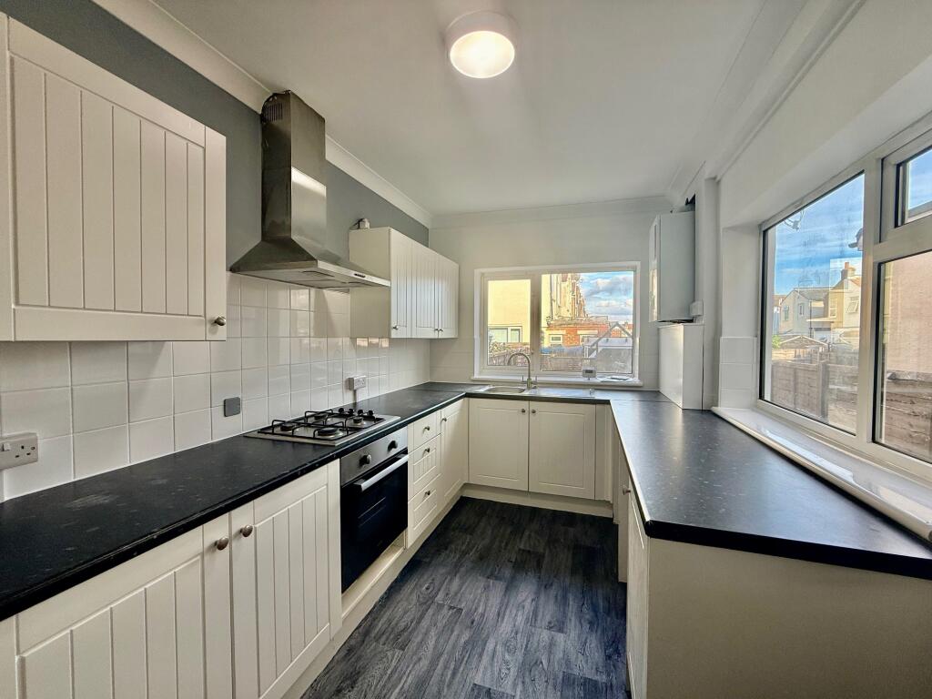 3 bed Detached for rent in Portsmouth. From Fox & Sons - Portsmouth