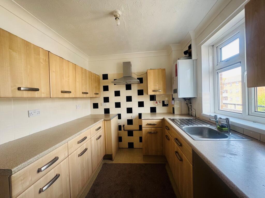 3 bed 1st Floor Flat for rent in Portsmouth. From Fox & Sons - Portsmouth