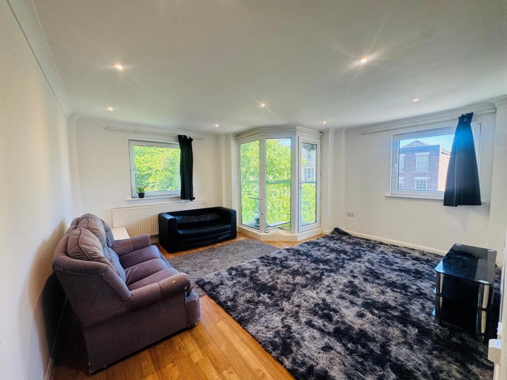 2 bed 1st Floor Flat for rent in Portsmouth. From Fox & Sons - Portsmouth