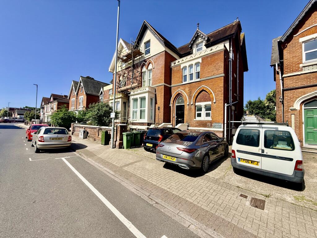 2 bed Apartment for rent in Portsmouth. From Fox & Sons - Portsmouth 2 bed Apartment for rent in Portsmouth. From Fox & Sons - Portsmouth
