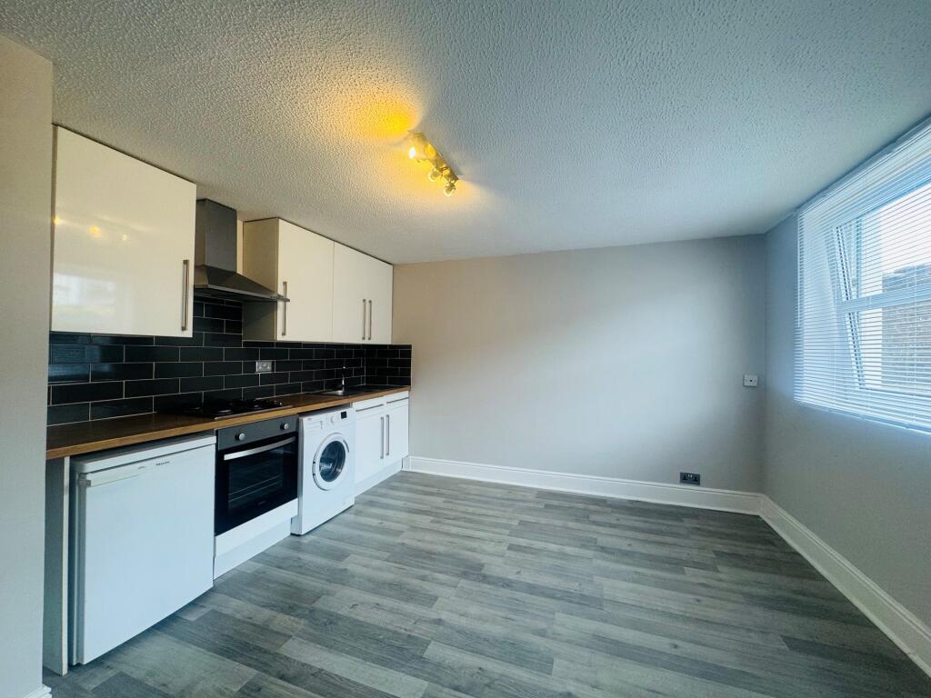 1 bed 1st Floor Flat for rent in Portsmouth. From Fox & Sons - Portsmouth