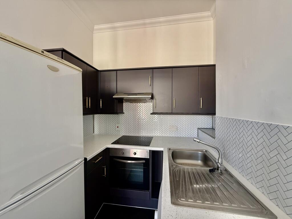 2 bed Apartment for rent in Portsmouth. From Fox & Sons - Portsmouth 2 bed Apartment for rent in Portsmouth. From Fox & Sons - Portsmouth