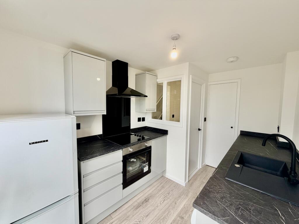 2 bed 1st Floor Flat for rent in Portsmouth. From Fox & Sons - Portsmouth 2 bed 1st Floor Flat for rent in Portsmouth. From Fox & Sons - Portsmouth