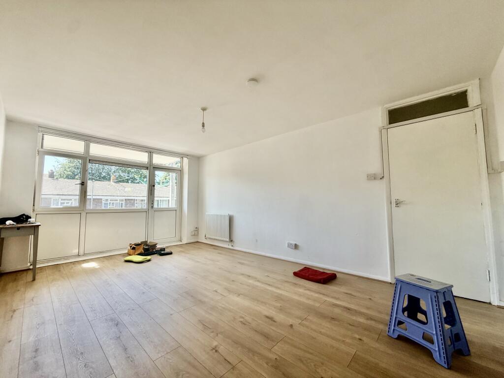 3 bed 1st Floor Flat for rent in Portsmouth. From Fox & Sons - Portsmouth