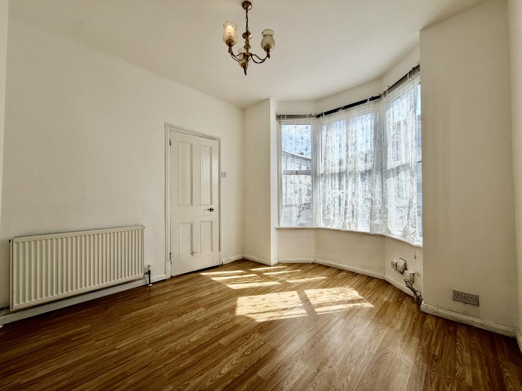 2 bed Detached for rent in Portsmouth. From Fox & Sons - Portsmouth
