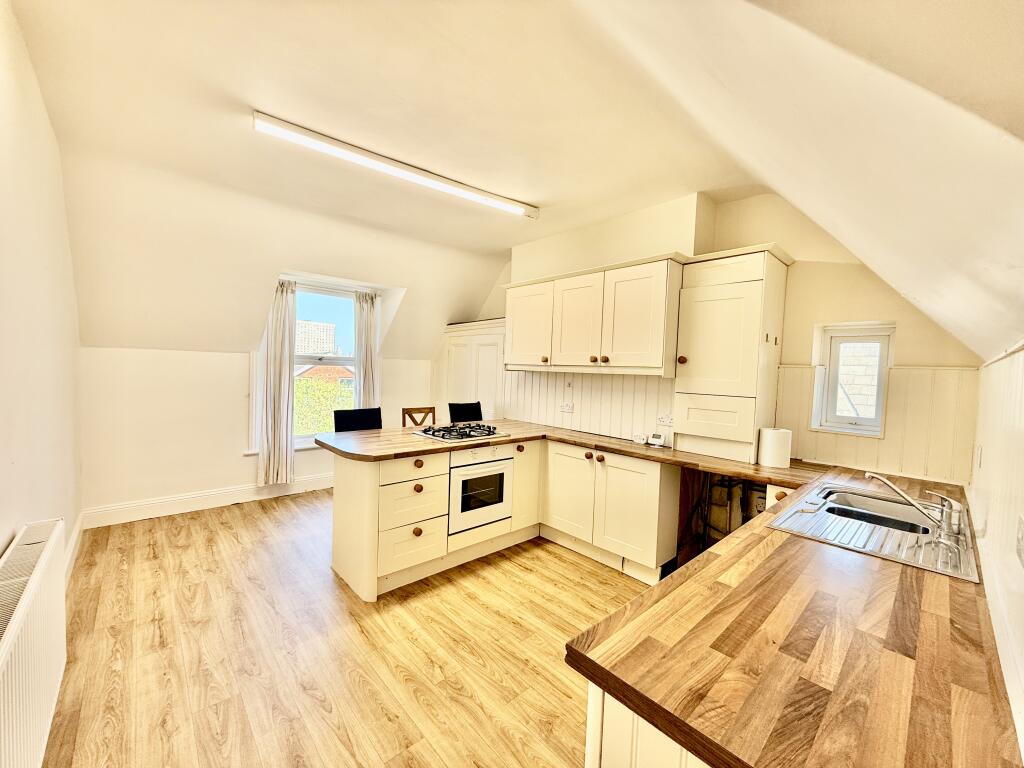 2 bed Apartment for rent in Portsmouth. From Fox & Sons - Portsmouth 2 bed Apartment for rent in Portsmouth. From Fox & Sons - Portsmouth