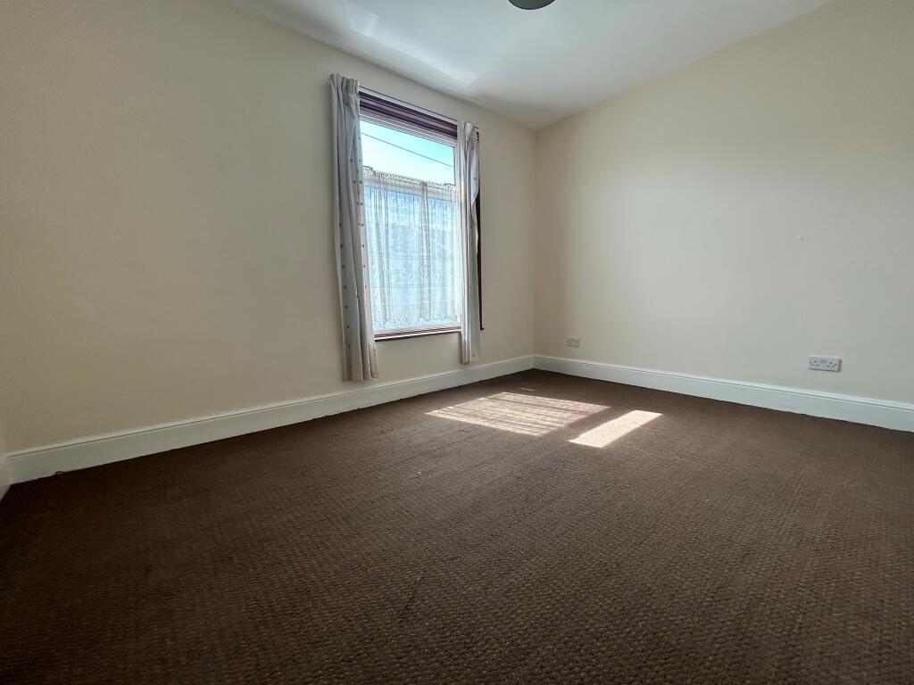 3 bed Detached for rent in Portsmouth. From Fox & Sons - Portsmouth