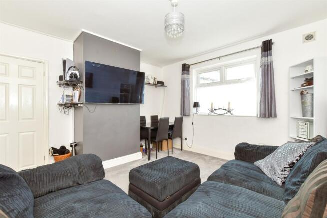 2 bed Annexe for rent in Portsmouth. From Fox & Sons - Portsmouth 2 bed Annexe for rent in Portsmouth. From Fox & Sons - Portsmouth
