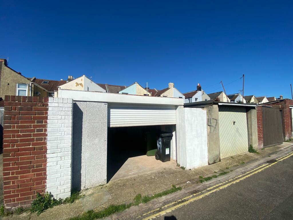 3 bed Detached for rent in Portsmouth. From Fox & Sons - Portsmouth 3 bed Detached for rent in Portsmouth. From Fox & Sons - Portsmouth