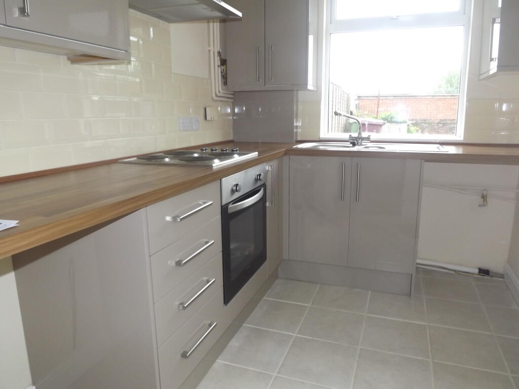 2 bed Mid Terraced House for rent in Clay Cross. From Frank Innes - Chesterfield