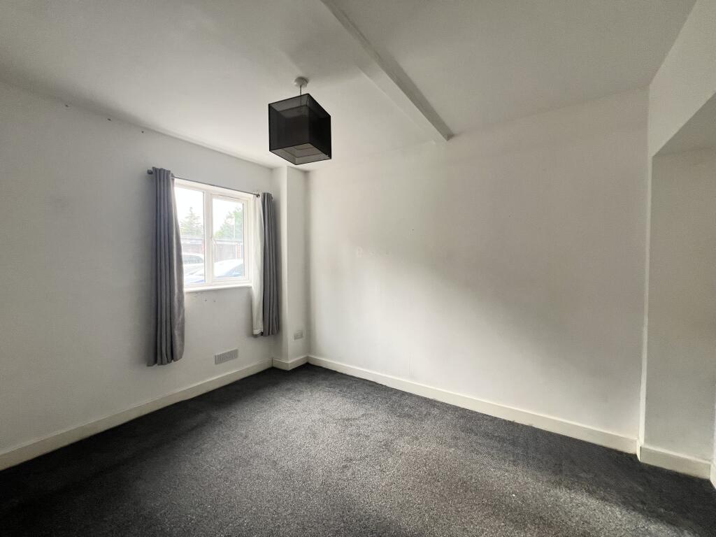 2 bed 1st Floor Flat for rent in Clay Cross. From Frank Innes - Chesterfield