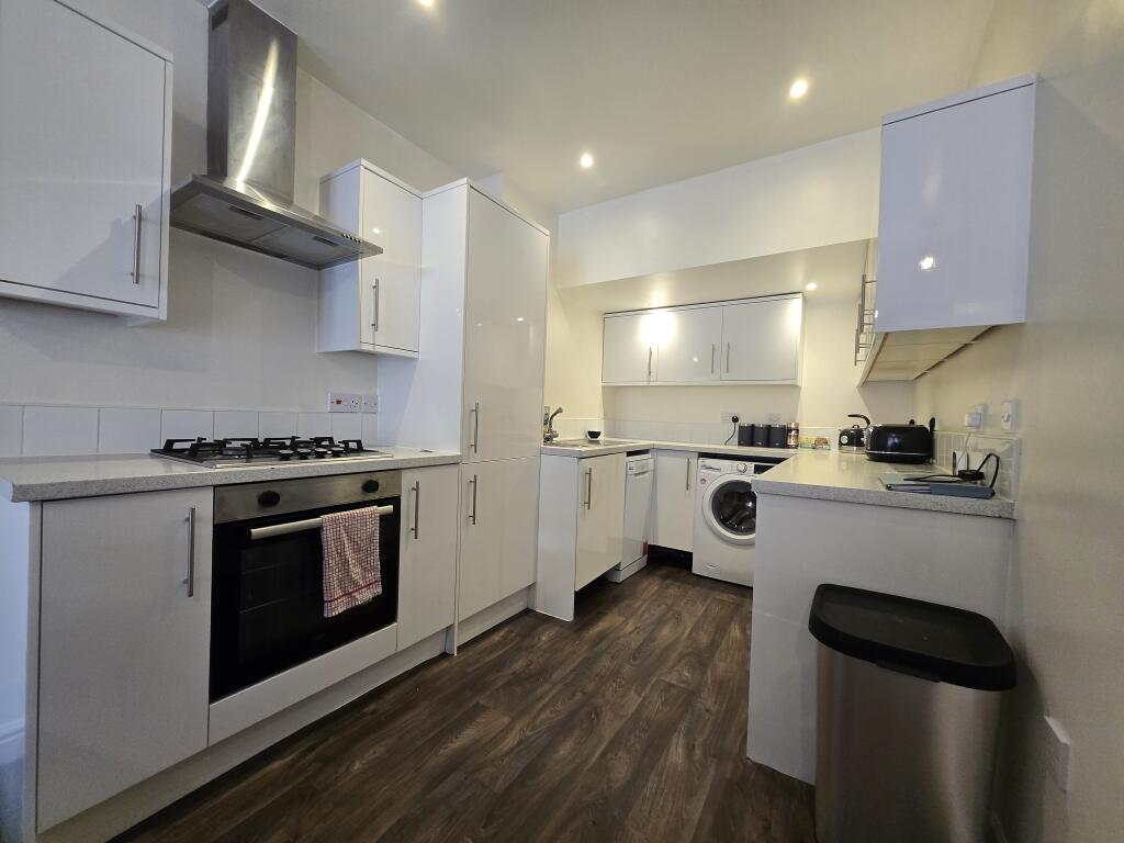 3 bed 1st Floor Flat for rent in Dawlish. From Fulfords - Dawlish