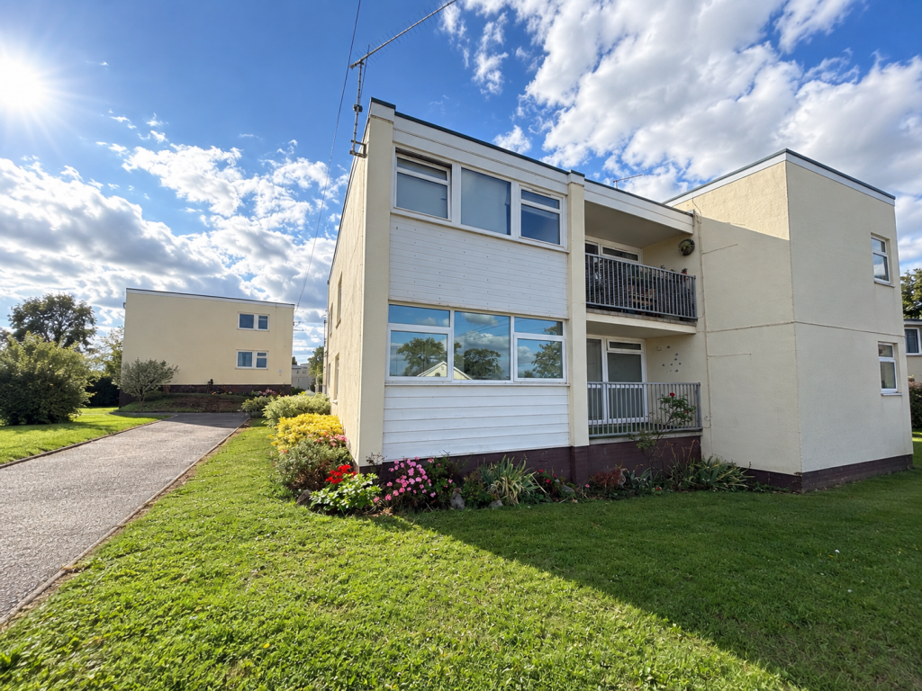 2 bed 1st Floor Flat for rent in Dawlish Warren. From Fulfords - Dawlish