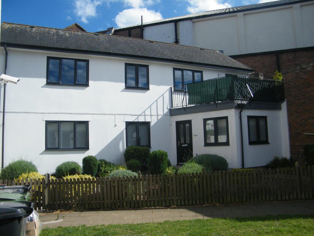 2 bed 1st Floor Flat for rent in Exeter. From Fulfords - Exeter (City Centre)