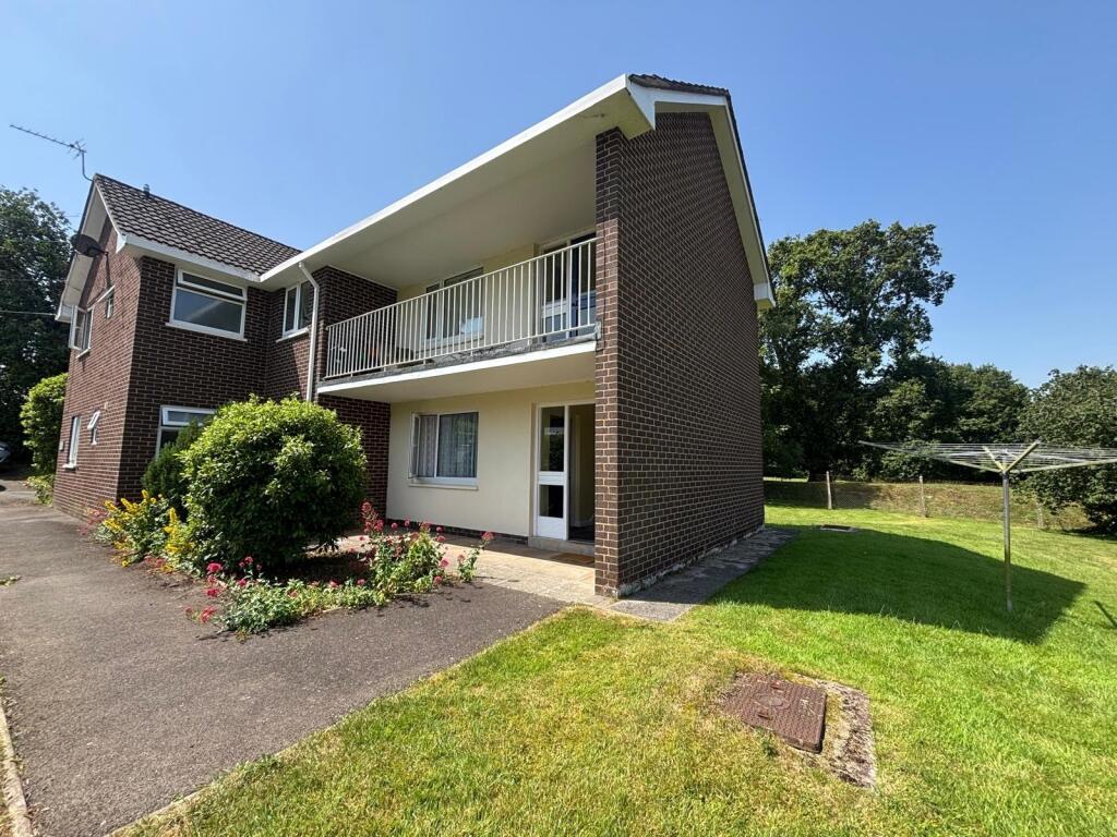 1 bed House (unspecified) for rent in Aylesbeare. From Fulfords - Exeter (City Centre)