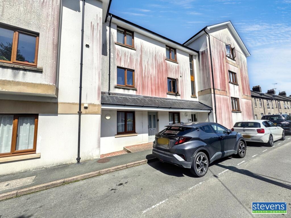 2 bed Mid Terraced House for rent in Okehampton. From Stevens Estate Agents - Okehampton