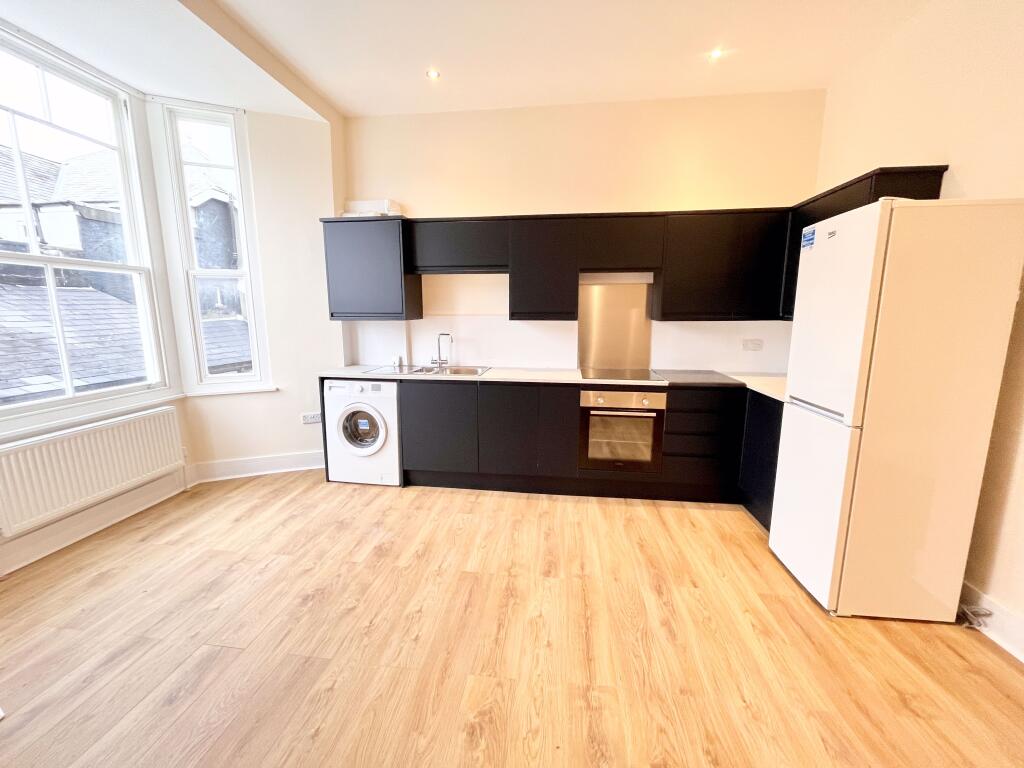 2 bed 1st Floor Flat for rent in Okehampton. From Stevens Estate Agents - Okehampton