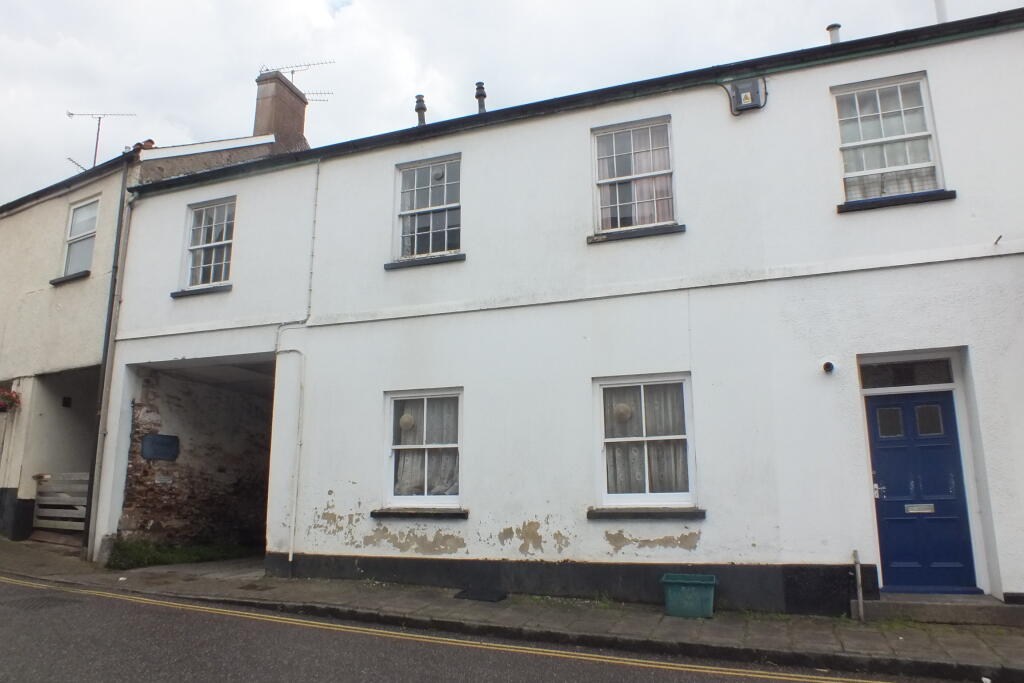 2 bed 1st Floor Flat for rent in North Tawton. From Stevens Estate Agents - Okehampton