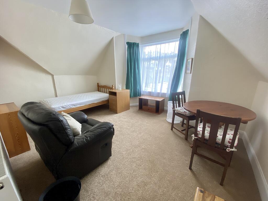 1 bed Mid Terraced House for rent in Okehampton. From Stevens Estate Agents - Okehampton
