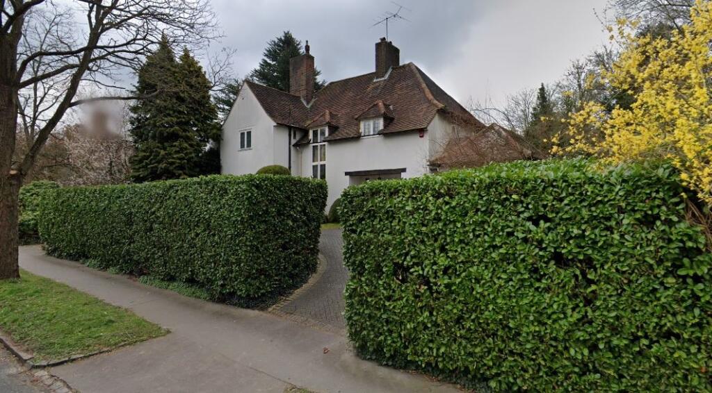 5 bed Detached for rent in Croydon. From Hamptons Lettings - Caterham