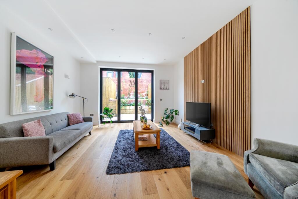 4 bed Detached for rent in Netherne On-The-Hill. From Hamptons Lettings - Caterham 4 bed Detached for rent in Netherne On-The-Hill. From Hamptons Lettings - Caterham