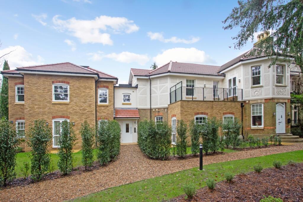 2 bed 1st Floor Flat for rent in Purley. From Hamptons Lettings - Caterham