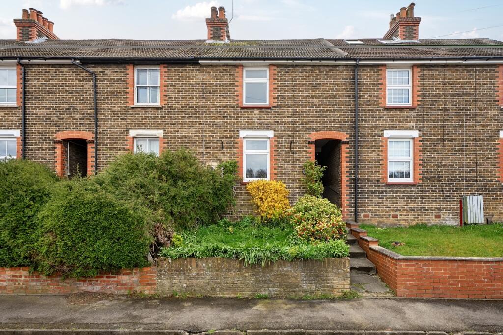 2 bed Detached for rent in Caterham. From Hamptons Lettings - Caterham