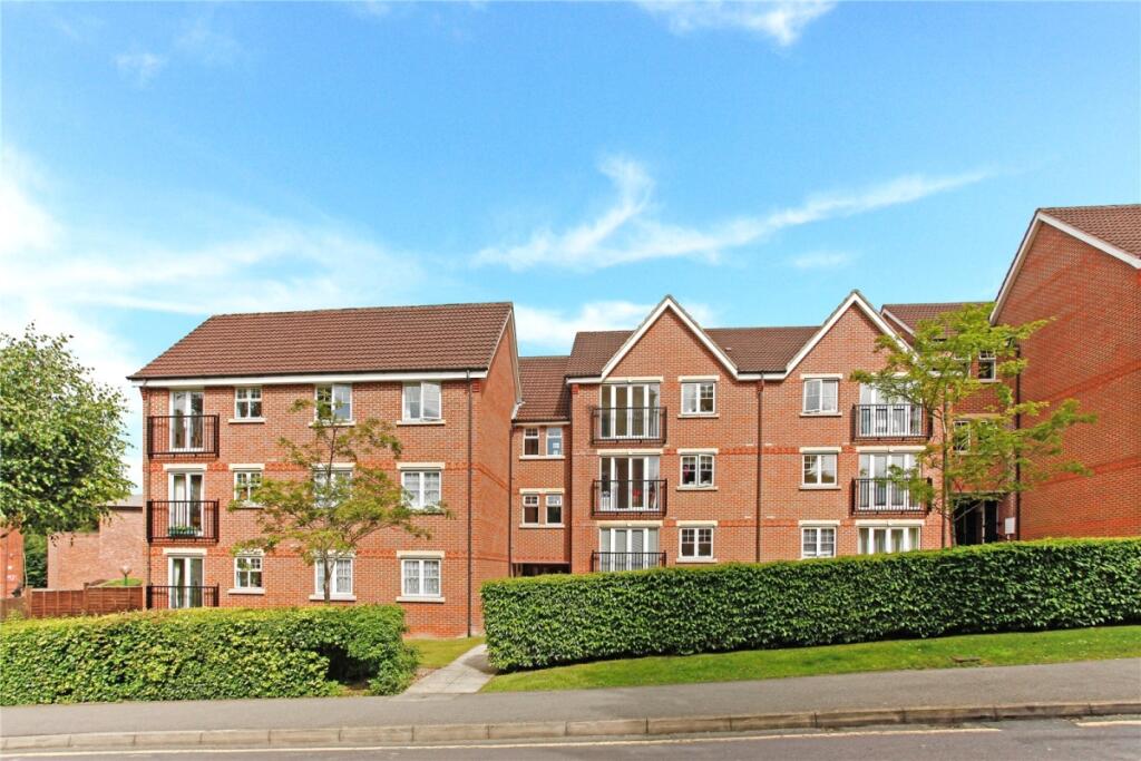 2 bed 1st Floor Flat for rent in Caterham. From Hamptons Lettings - Caterham