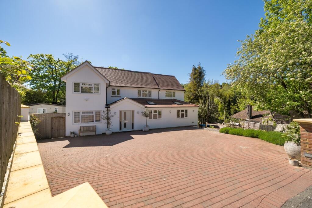 5 bed Detached for rent in Caterham. From Hamptons Lettings - Caterham