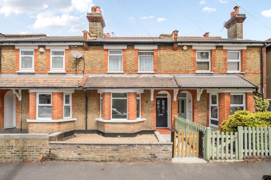 1 bed 1st Floor Flat for rent in Croydon. From Hamptons Lettings - Caterham 1 bed 1st Floor Flat for rent in Croydon. From Hamptons Lettings - Caterham