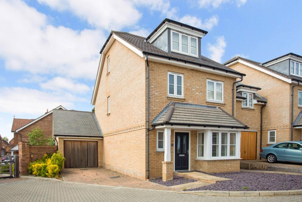 3 bed Detached for rent in Chaldon. From Hamptons Lettings - Caterham