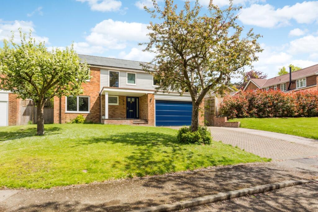 5 bed Detached for rent in Purley. From Hamptons Lettings - Caterham