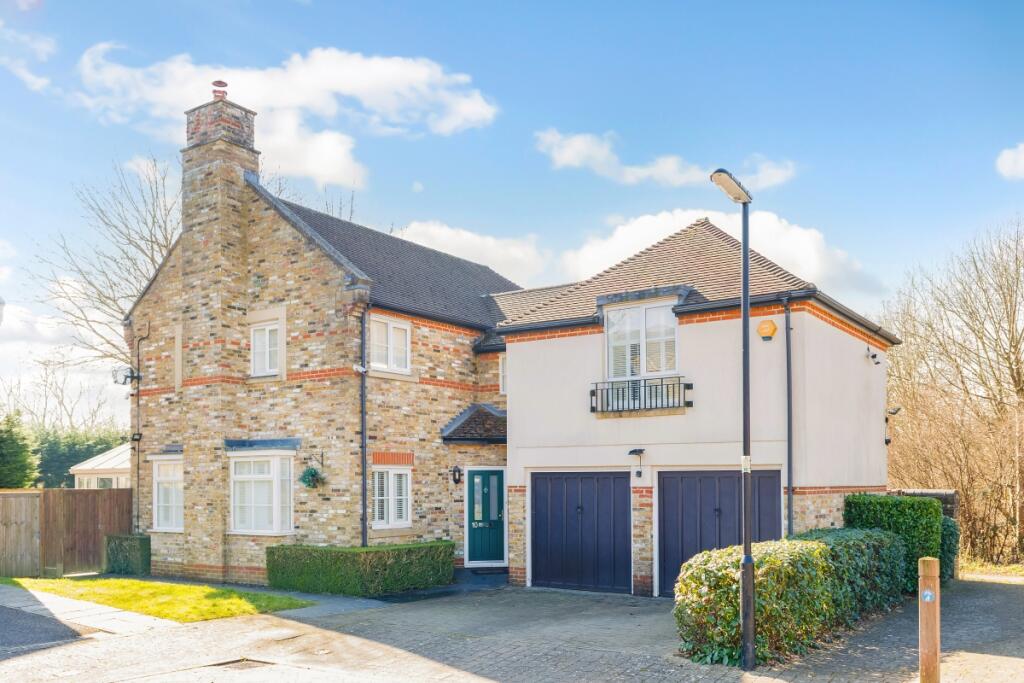 5 bed Detached for rent in Chaldon. From Hamptons Lettings - Caterham 5 bed Detached for rent in Chaldon. From Hamptons Lettings - Caterham