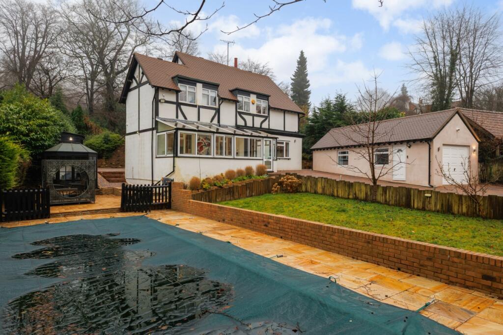 5 bed Detached for rent in Caterham. From Hamptons Lettings - Caterham 5 bed Detached for rent in Caterham. From Hamptons Lettings - Caterham