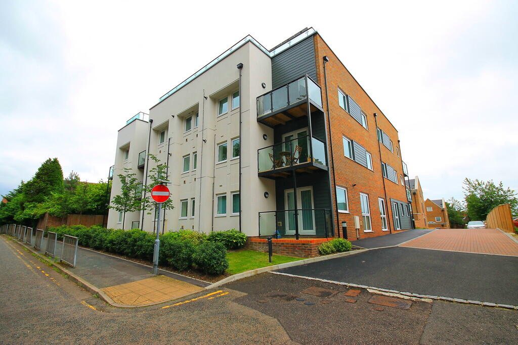 1 bed Apartment for rent in Camberley. From Hamiltons Property Services - Frimley Green
