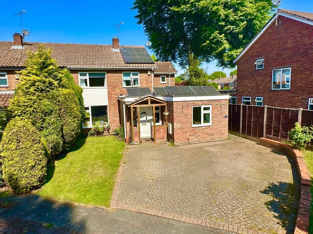 5 bed Semi Detached for rent in Mytchett. From Hamiltons Property Services - Frimley Green 5 bed Semi Detached for rent in Mytchett. From Hamiltons Property Services - Frimley Green