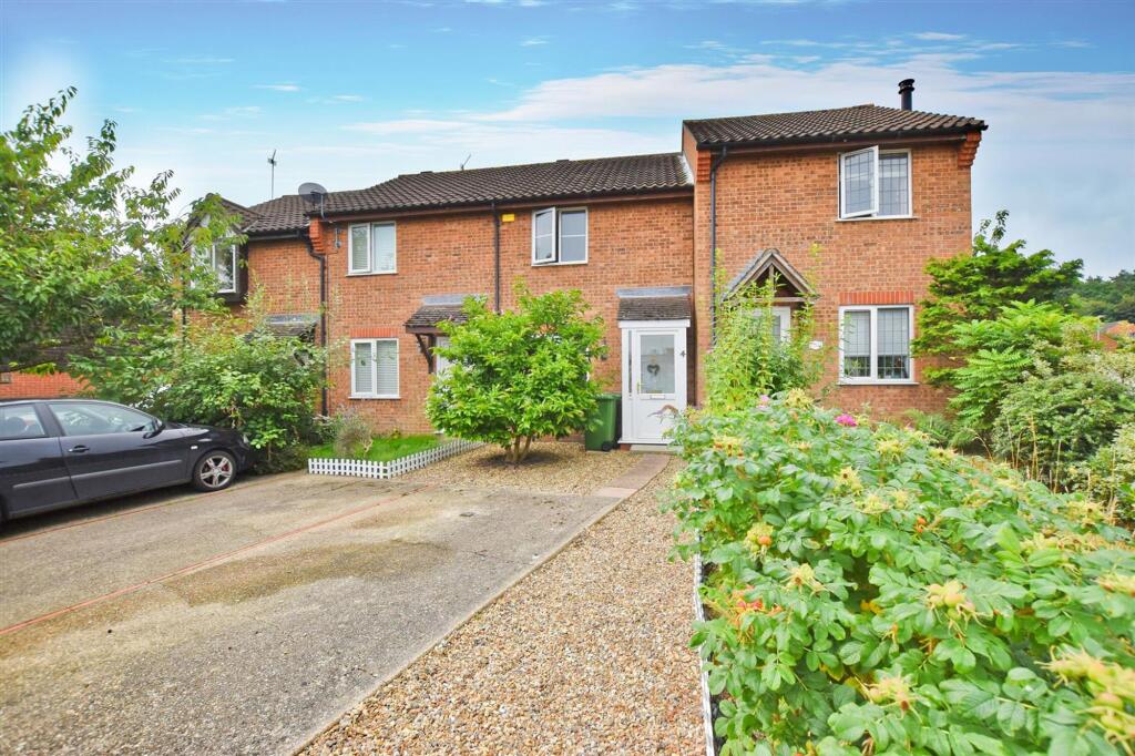 2 bed Mid Terraced House for rent in North Walsham. From Henleys - Cromer
