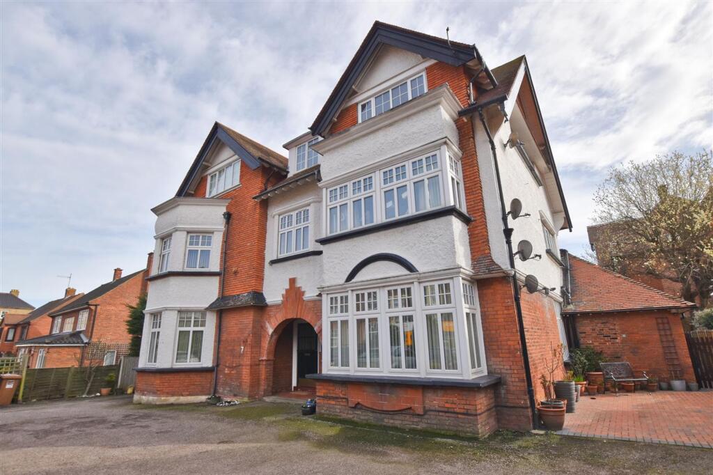 1 bed 1st Floor Flat for rent in Cromer. From Henleys - Cromer 1 bed 1st Floor Flat for rent in Cromer. From Henleys - Cromer